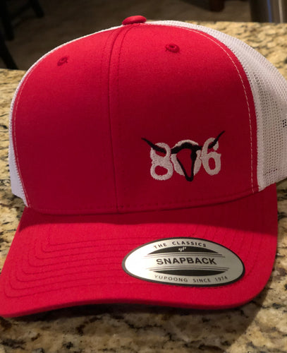 806 Red Snapback with White mesh (white 806 black steerhead)